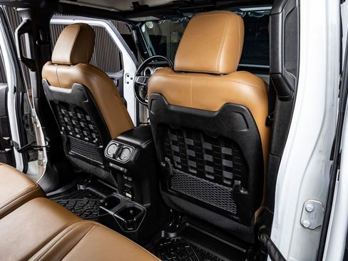 Used 2023 Jeep Gladiator Rubicon w/ Cold Weather Group image 33