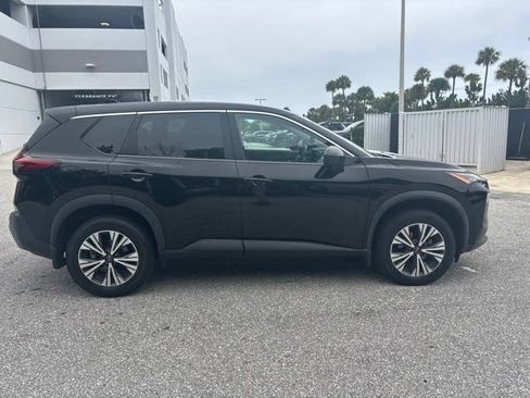 Used 2023 Nissan Rogue SV FWD image 2