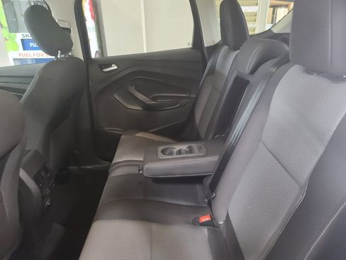 Used 2018 Ford Escape SE FWD image 11