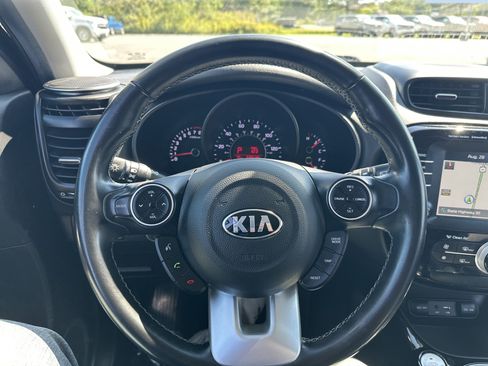 Used 2018 Kia Soul + w/ Audio Package FWD image 13