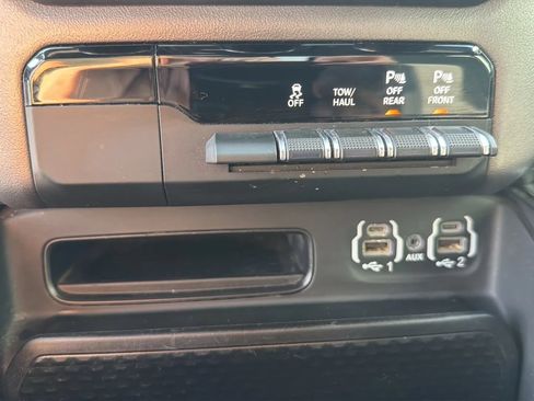 Used 2020 RAM 1500 Big Horn AWD/4WD image 26