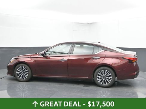 Used 2023 Nissan Altima 2.5 SV image 9