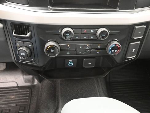 New 2025 Ford F250 XLT w/ FX4 Off-Road Package image 19