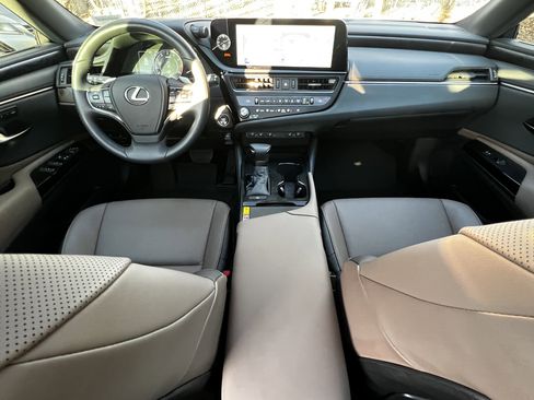 Used 2023 Lexus ES 350 w/ Premium Package image 34
