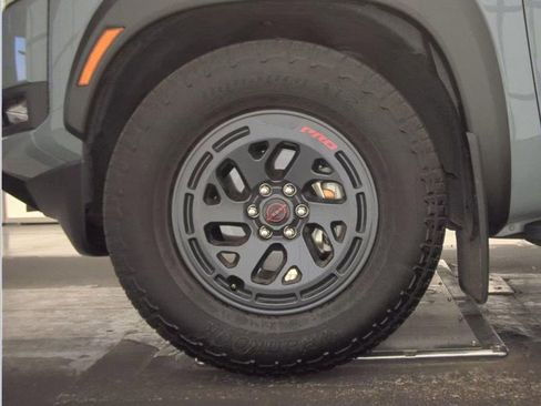 Used 2025 Nissan Frontier Pro-X RWD image 6