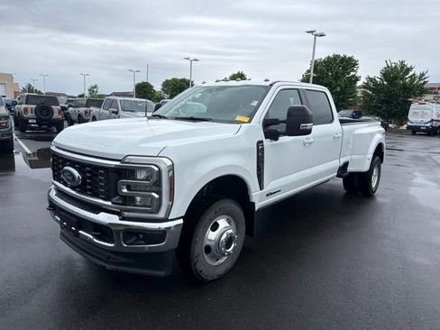 Used 2025 Ford F350 Lariat w/ Lariat Ultimate Package AWD/4WD image 3