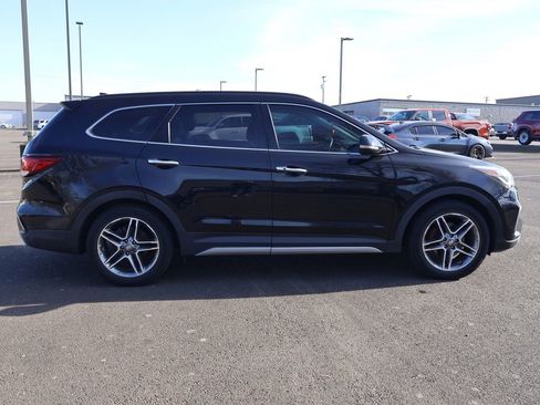 Used 2017 Hyundai Santa Fe Limited image 7