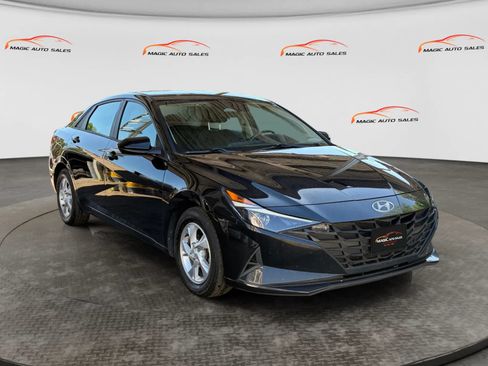 Used 2021 Hyundai Elantra SE FWD image 5