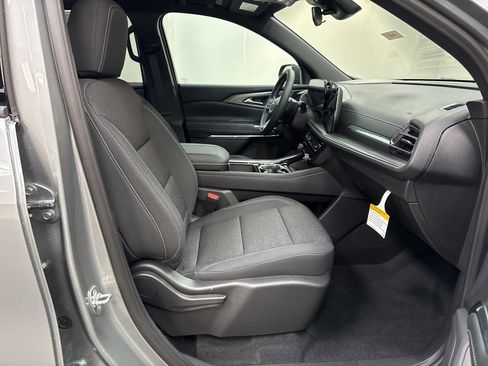 New 2026 Chevrolet Traverse LT w/ Sun and Wheel Package image 17