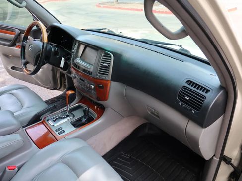 Used 2006 Lexus LX 470 4WD image 26