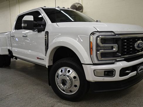Used 2023 Ford F450 Limited w/ FX4 Off-Road Package AWD/4WD image 2