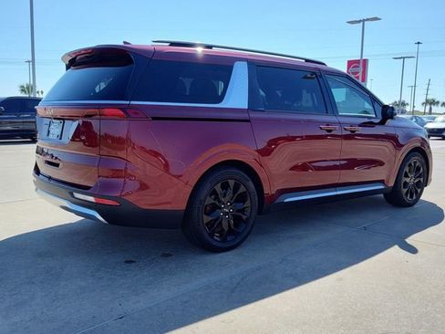 Used 2022 Kia Carnival SX Prestige image 8