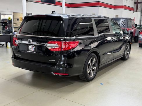 Used 2019 Honda Odyssey Touring image 2