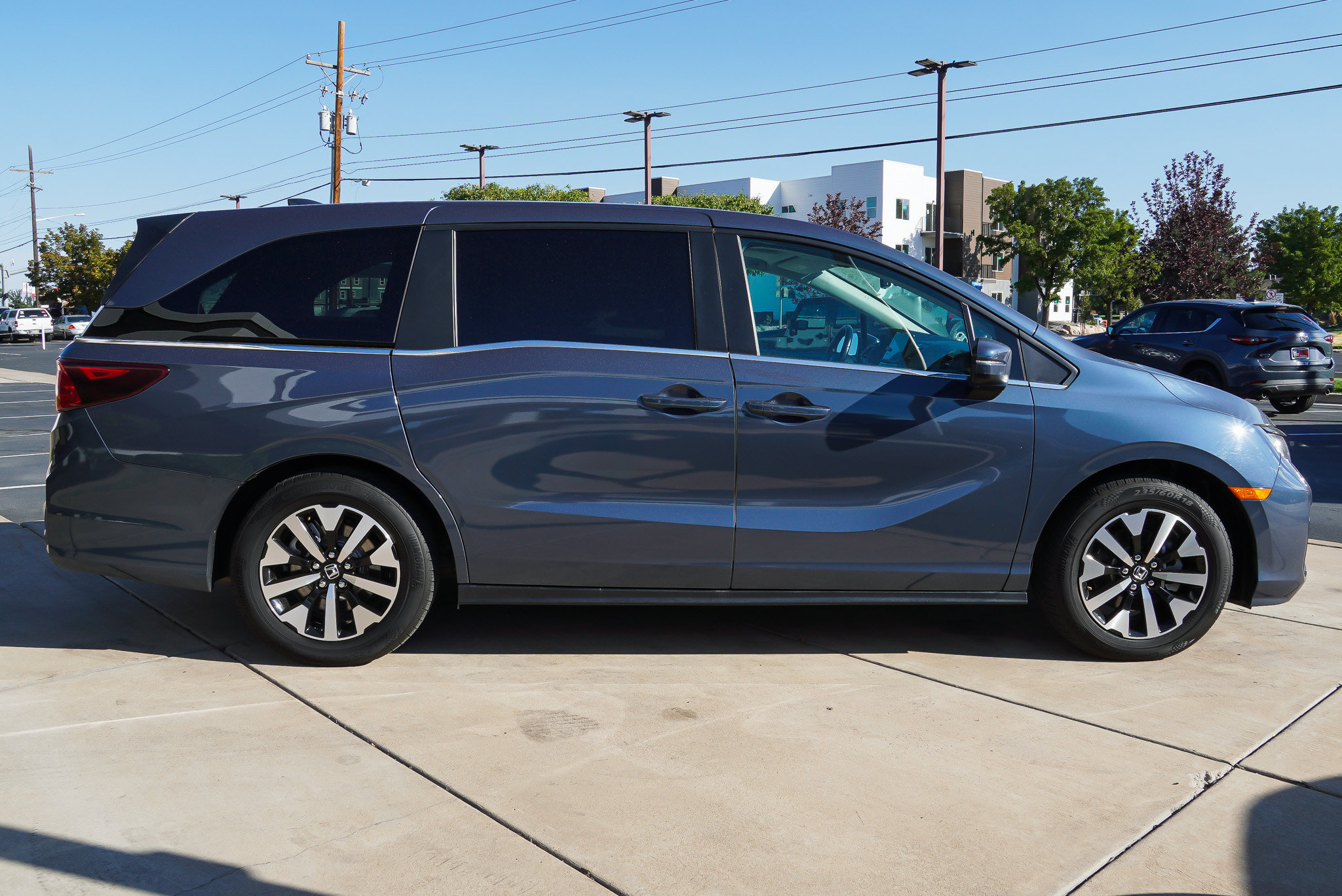 Used 2025 Honda Odyssey EX-L image 9
