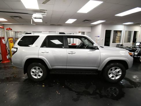 Certified 2024 Toyota 4Runner SR5 Premium image 8