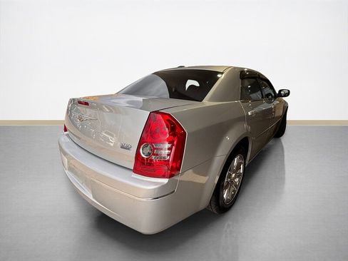Used 2009 Chrysler 300 Touring image 4