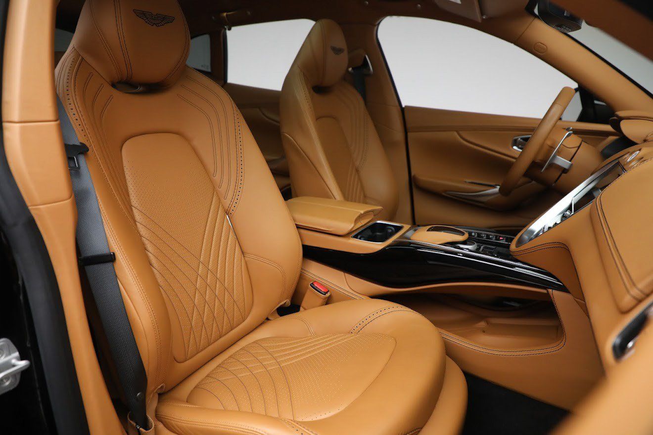 Used 2021 Aston Martin DBX AWD/4WD image 28