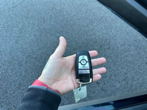 Used 2021 Ford Mustang Coupe image 26