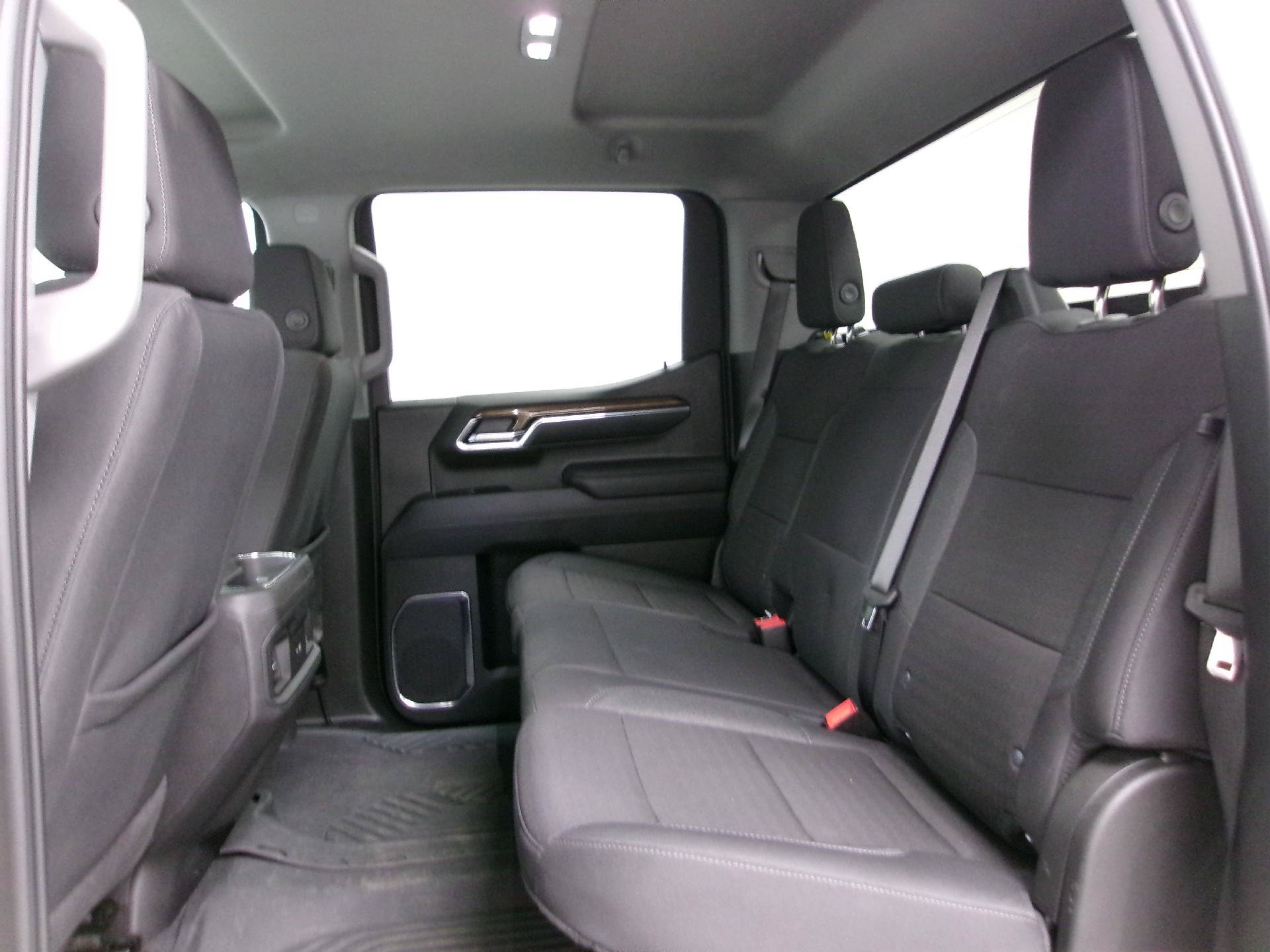 Used 2025 Chevrolet Silverado 1500 LT Trail Boss w/ Protection Package AWD/4WD image 9