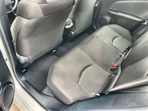Used 2022 Toyota Prius L Eco image 32