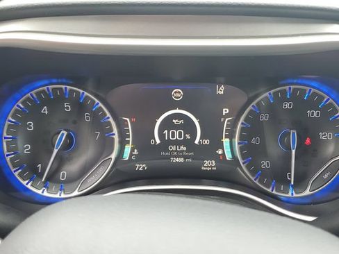 Used 2023 Chrysler Pacifica Touring-L FWD image 22