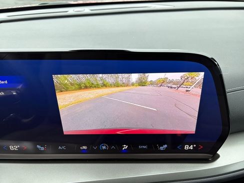 New 2025 Chevrolet Traverse LT w/ LPO, Floor Liner Package image 18