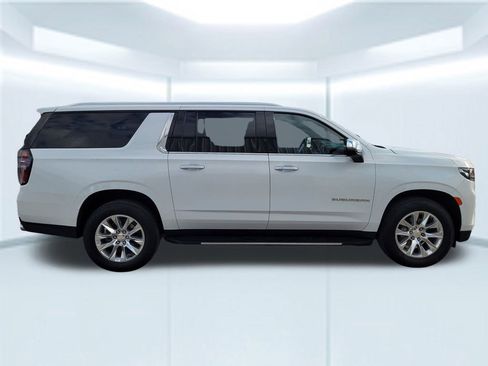 Used 2023 Chevrolet Suburban Premier image 7