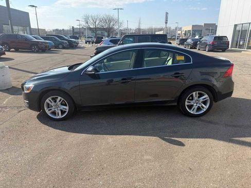 Used 2014 Volvo S60 T5 w/ Climate Package image 2