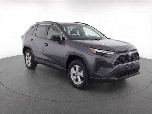 Used 2025 Toyota RAV4 LE image 3