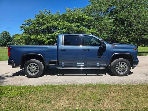 Used 2025 Chevrolet Silverado 2500 LTZ w/ LTZ Premium Package AWD/4WD image 9