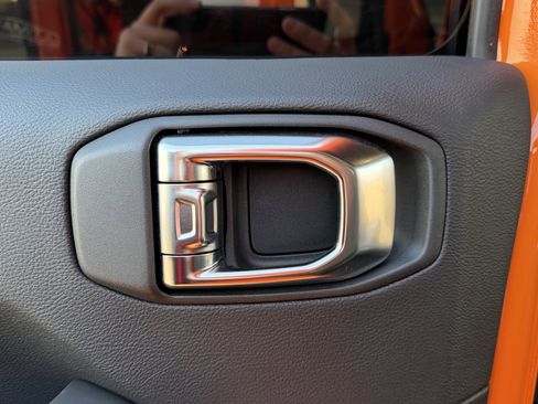 Used 2025 Jeep Wrangler Unlimited Rubicon 392 image 40