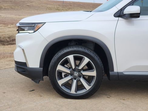 Certified 2024 Honda Pilot Touring image 13