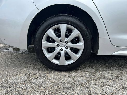 Used 2025 Toyota Corolla LE FWD image 24