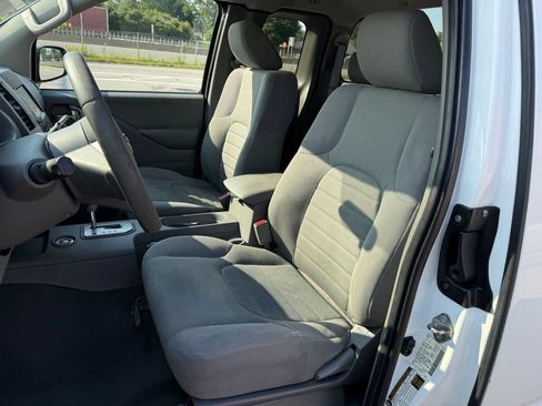 Used 2020 Nissan Frontier S RWD image 24