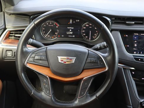 Used 2021 Cadillac XT5 Premium Luxury AWD/4WD image 17