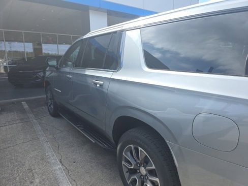 Used 2023 Chevrolet Suburban LS image 4