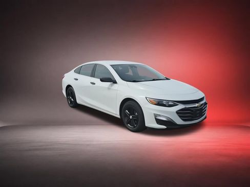 Used 2023 Chevrolet Malibu LS FWD image 3