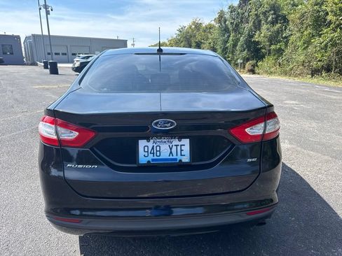 Used 2015 Ford Fusion SE FWD image 6