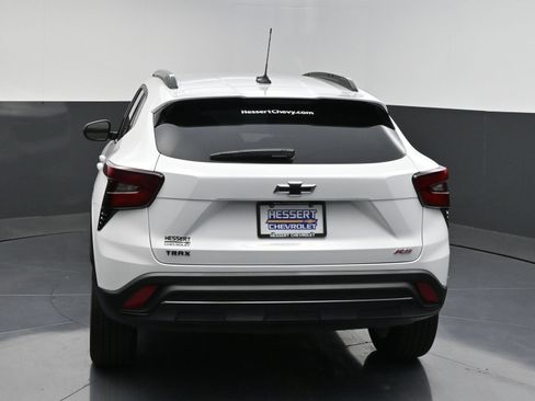 Used 2026 Chevrolet Trax RS w/ Sunroof Package FWD image 6