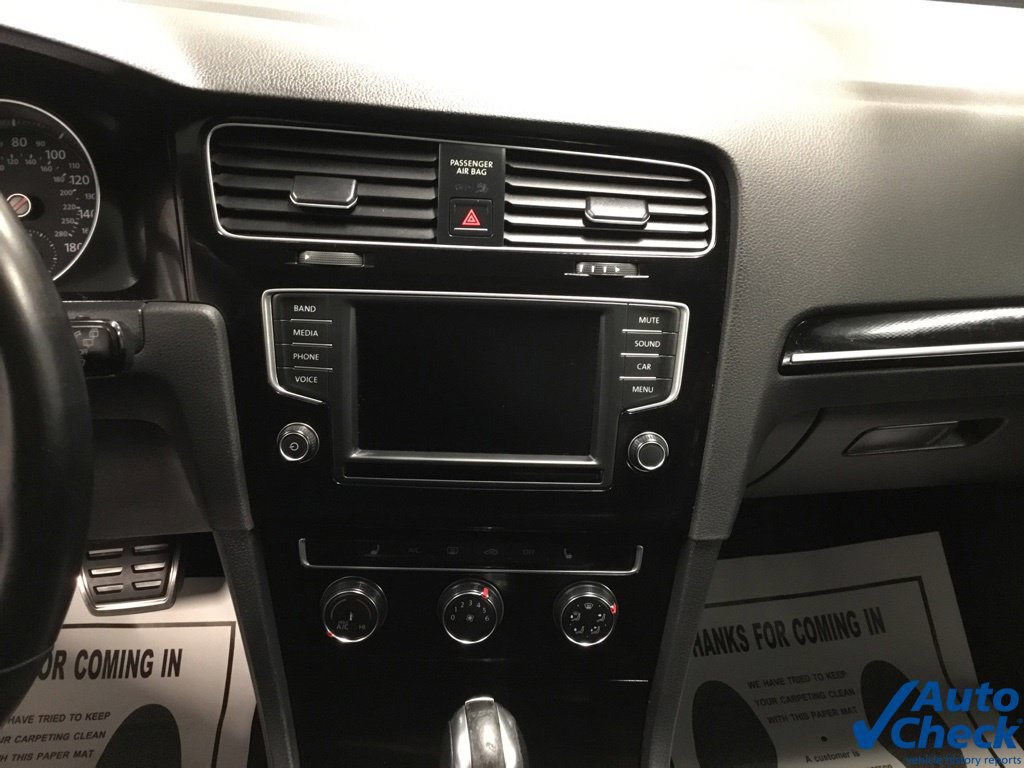 Used 2017 Volkswagen GTI SE FWD image 43