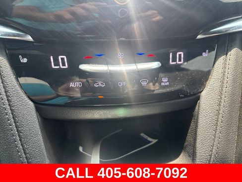 Used 2022 Cadillac XT6 Premium Luxury FWD image 18