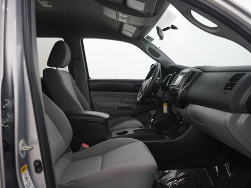 Used 2015 Toyota Tacoma PreRunner w/ Convenience Package RWD image 13
