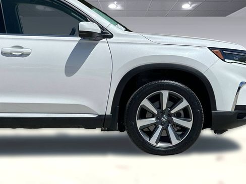 Used 2025 Honda Pilot Touring image 34