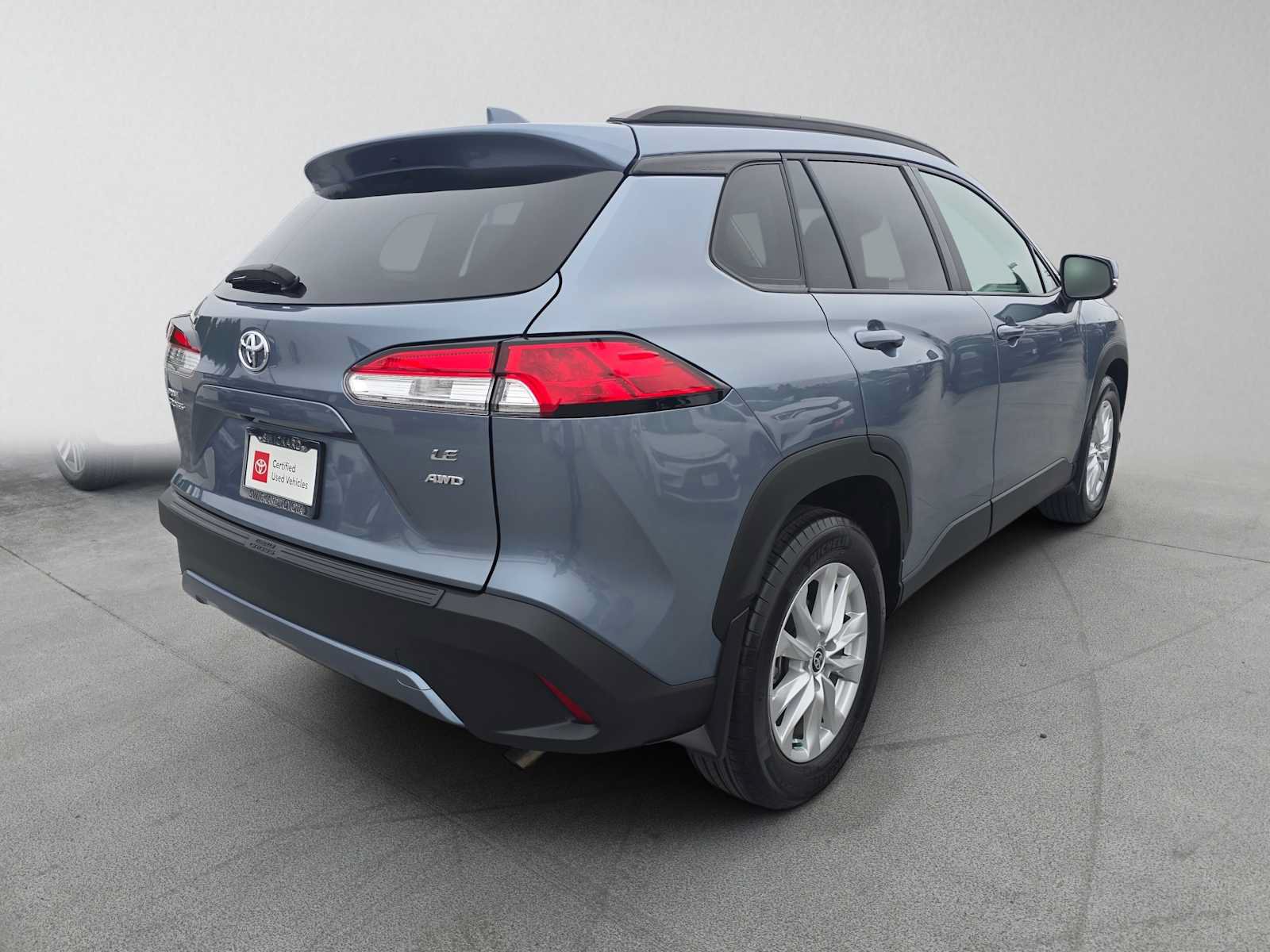 Certified 2024 Toyota Corolla Cross LE AWD/4WD image 3