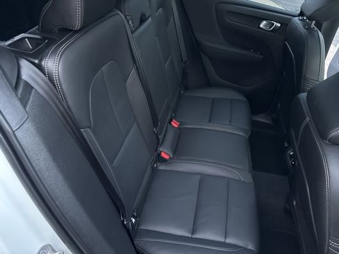 Certified 2025 Volvo XC40 B5 Plus image 46