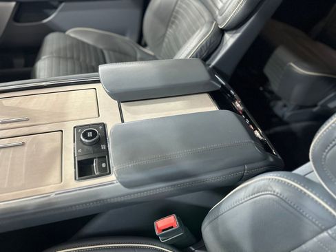 Used 2021 Lincoln Navigator L Black Label w/ Cargo Convenience Package image 39