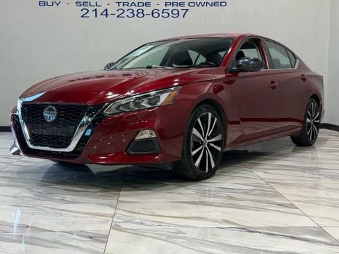 Used 2021 Nissan Altima 2.5 SR image 2