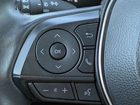 Used 2024 Toyota Corolla Cross XLE FWD image 28