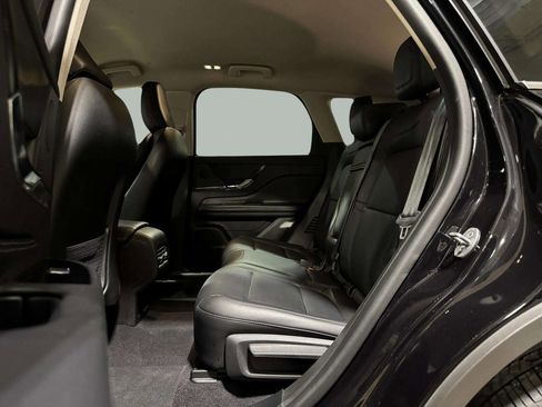 Certified 2023 Lincoln Corsair FWD w/ Rear Removable Package Tray image 20