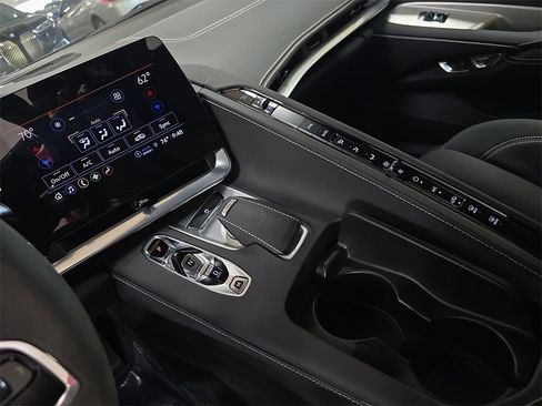 Used 2023 Chevrolet Corvette Stingray Convertible w/ Z51 Performance Package image 21